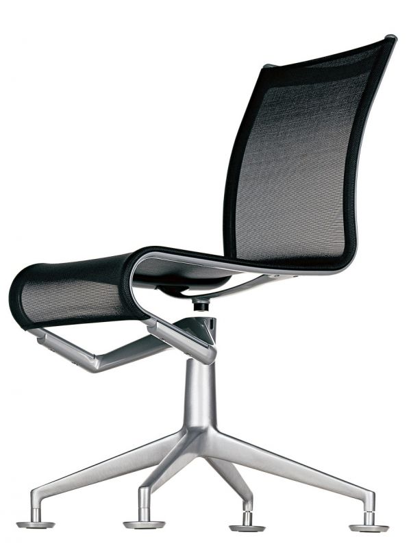 Meetingframe Drehstuhl mit schwarzem Netzbezug und silberfarbenem Fußkreuz, ergonomischer Bürostuhl.